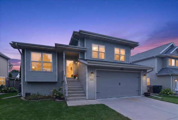 4109 VIDON DR, MADISON, WI 53704 - Image 4ceffa01c01f6c1e34c351e7ad01cbb5/1303340086