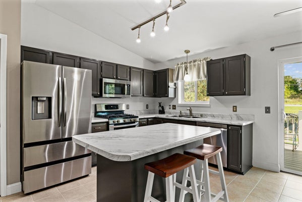 535 GOLDENROD CIR, VERONA, WI 53593 - Image 535c8b5e6f76cedbf9aa857eeb81ef78/1572438450
