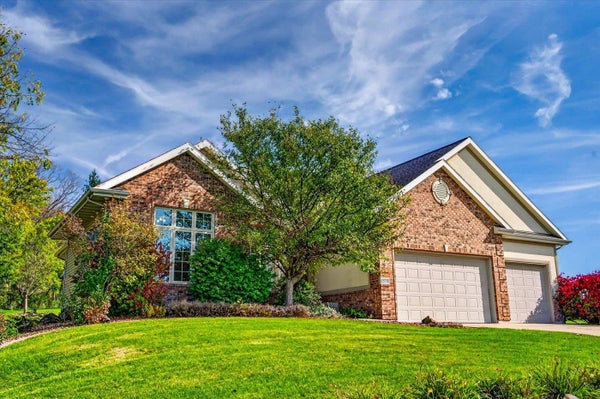 1370 CONNEMARA LN, OREGON, WI 53575 - Image 54cf4dece49631f95f8e844ceb856a2e/3004503951