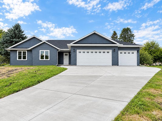 312 VILLAGE LN, RIPON, WI 54971 - Image 5e2e6d9aafb331d8c412edf0af212340/3569604702