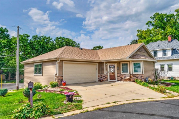 2004 BUTLER CT, MIDDLETON, WI 53562 - Image 5e415028cb0ee129b349760e3d4e3bfd/910445022