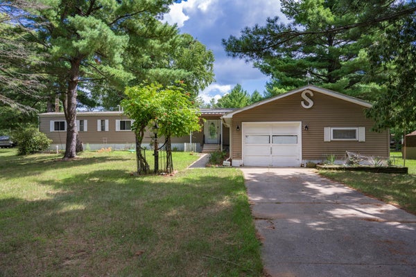 2104 SAUK ST, FRIENDSHIP, WI 53934 - Image 78f8d032d69b64a9944912ddf01a73f1/2945759196