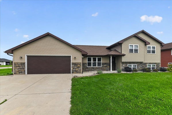 698 PRAIRIE VIEW DR, EVANSVILLE, WI 53536 - Image 7a407f3ad68ed8990e2d9ecb098a04c2/2378389802