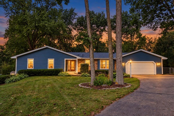 4550 SUNDANCE CT, COTTAGE GROVE, WI 53527 - Image 88fbdf7154a856d047d56acef0297643/4175896869
