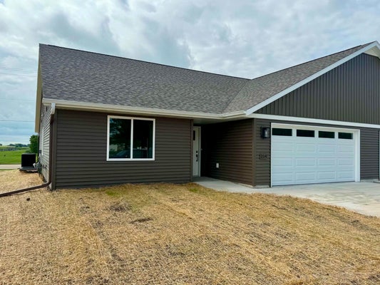 212 DANIELLE DR, RANDOLPH, WI 53956 - Image 8a1eef5dbd3af43f0bb5d245f117d325/1102707994
