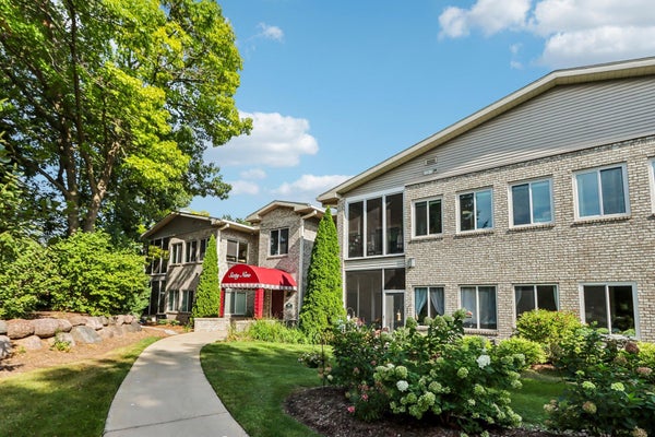 69 CHEROKEE CIR, MADISON, WI 53704 - Image 8a26fe62eb48aa4c50220edfd2a8dbe8/2368256789