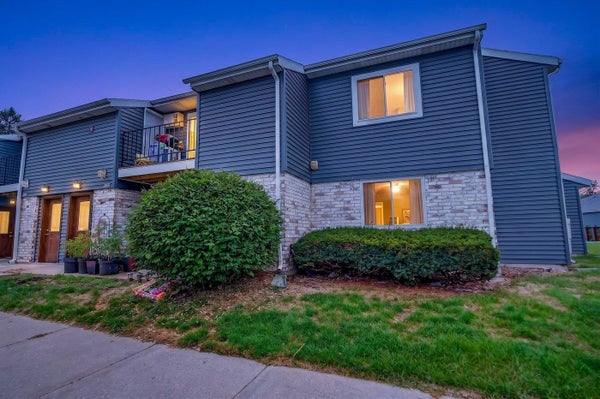 1403 WHISPERING PINES WAY, FITCHBURG, WI 53713 - Image 8f7e9acb61a331b0ea17fb06d91c9925/1345238579