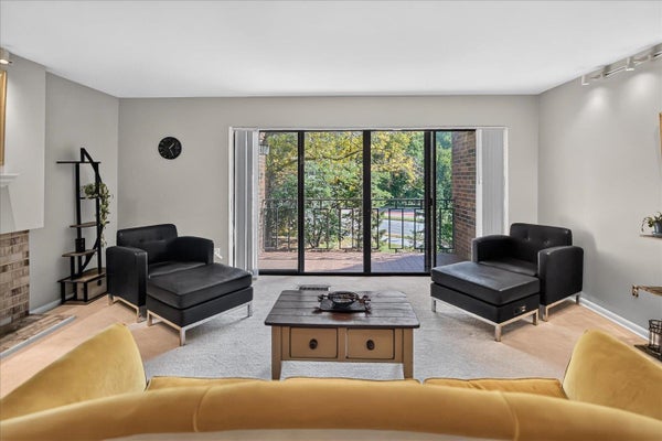 6302 MINERAL POINT RD UNIT 201, MADISON, WI 53705 - Image 932334d7c8fb063be2a5f8e3d62f4503/463168731