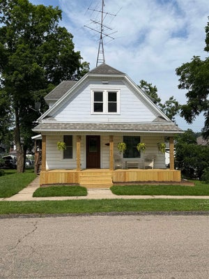 307 N EAST ST, WONEWOC, WI 53968 - Image a26320fcdf2eeb7fde1a29b303404672/3642654167