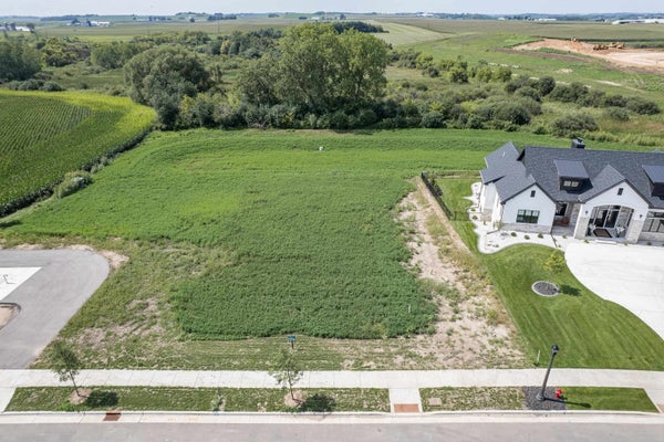 1201 KYRON DR, WAUNAKEE, WI 53597 - Image a3d47caa05fc73ae2d3696907d5f3fed/1255084290