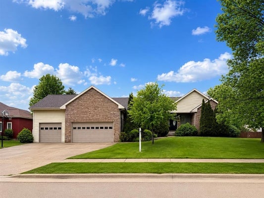 2026 STONEHAVEN DR, SUN PRAIRIE, WI 53590 - Image a5a78bc236fd2f119e88ef00454de7c2/530088084