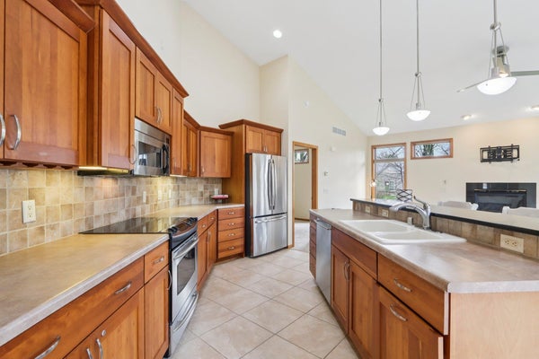 734 8TH ST, PRAIRIE DU SAC, WI 53578 - Image b2e4d5754e08d3ff2e03933e46bbf8f2/4065299342