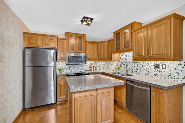 104 GRAND CANYON DR APT 104, MADISON, WI 53705 - Image b3dd0bfd301cd752a83114331baa6bcf/2422402653