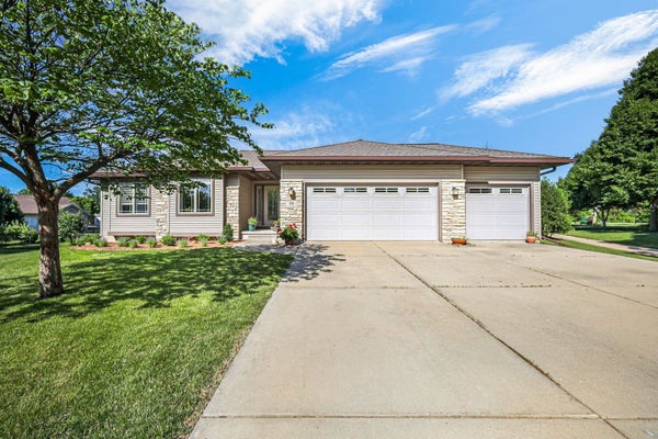 36 FAWN RIDGE CIR, MIDDLETON, WI 53562 - Image b7eff5c5ddd8eefd7f0d8eb0bddaa867/1513293922