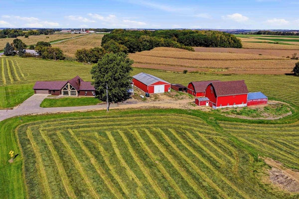 15910 FURNACE HILL RD, DARLINGTON, WI 53530 - Image b9ca85bb6a2662ffe3dff81ae4fa0e2d/1979899603