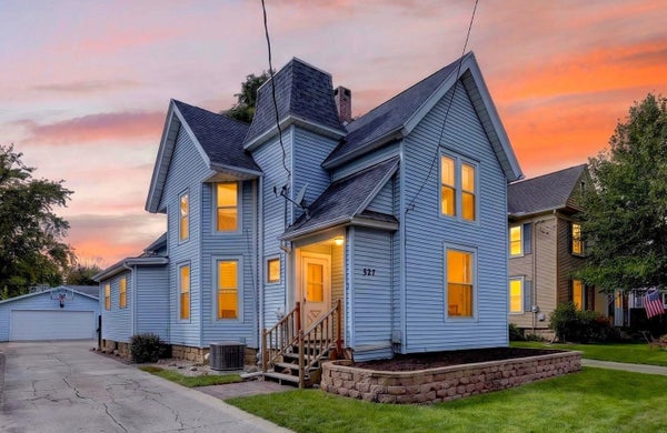 327 N TERRACE ST, JANESVILLE, WI 53548 - Image bb25a6ddea89eb4c8ac54e79afad560e/2526280118