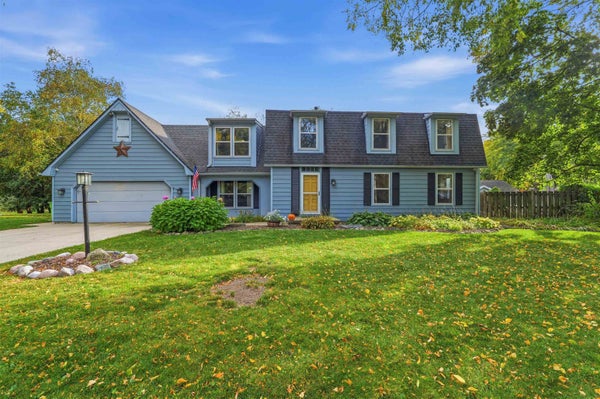 104 EDGEVALE CIR, BEAVER DAM, WI 53916 - Image c1fefffe1500ddb3c3a5d92b1f71e641/2976557838