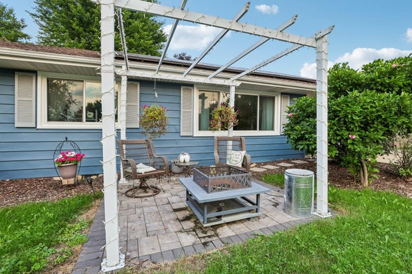 713 TAFT ST, SUN PRAIRIE, WI 53590 - Image c26f2b4197aeb94d9fc762c8fd7a9d4a/976123785