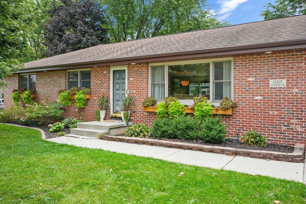 1205 WEXFORD DR, WAUNAKEE, WI 53597 - Image c5ecd4b24cc02c512fbc88c6583ce516/965215113
