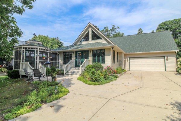 W9056 RIPLEY RD, CAMBRIDGE, WI 53523 - Image caaded9d7e020a857d4df4e71c21b5e3/1873706734