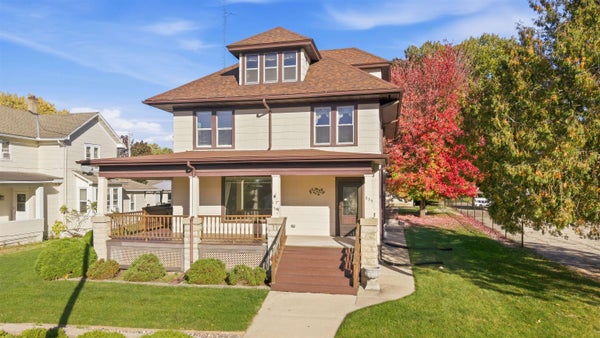 615 N CENTER ST, BEAVER DAM, WI 53916 - Image d42ec87315b73b59fe53b63e84c8762c/1107210641