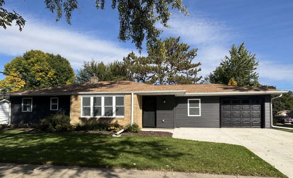 828 N HARMONY DR, JANESVILLE, WI 53545 - Image da91d9bfde0dfeeaa580cabaaf41d191/4046397228