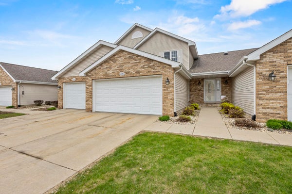 1086 STONEWOOD XING, SUN PRAIRIE, WI 53590 - Image daee1392b871125aa4593313e03be4bd/511158813