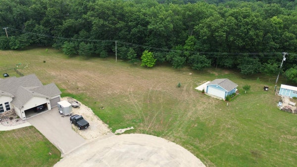 DOGLEG CT, BRODHEAD, WI 53520 - Image dafb23b4f44bd78c6fec0a7ebc1b4385/150291506