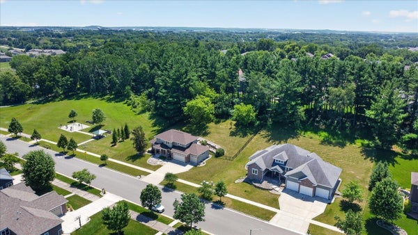 4613 INNOVATION DR, DEFOREST, WI 53532 - Image dec4fcbebb0251ef152ebed932d3c93f/2003930107