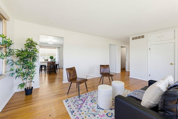 114 W OLIN AVE, MADISON, WI 53715 - Image e25e703357e7942e7c6832fd6892c7fa/3591563895