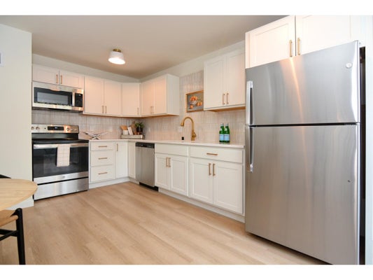 442 EAST BLF, MADISON, WI 53704 - Image e977c4abeaec898e46ea746bb7580ba9/1138107801
