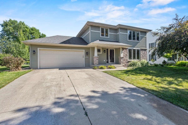 5224 NANNYBERRY DR, FITCHBURG, WI 53711 - Image eef6feffb35048d98bd7ef8f9fad43ed/2443478342