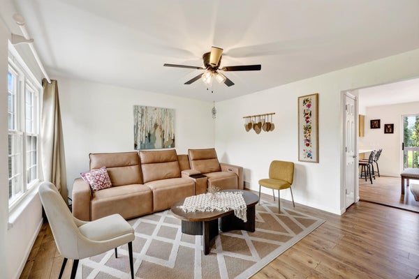 913 N CLOVER LN # C, COTTAGE GROVE, WI 53527 - Image f59fc0b5a084d0c89d3ea8cd0be30caa/205689443