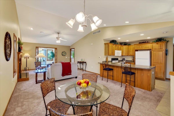 640 SPRINGBROOK CIR, DEFOREST, WI 53532 - Image fa4cdbbbe479ce125fb2ddfcc406b3bf/821983973