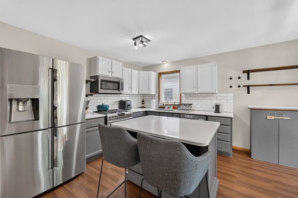 644 GRANITE WAY, SUN PRAIRIE, WI 53590 - Image fc2dccd7dcf1a0a624bc3589bdf4e40a/3317607699