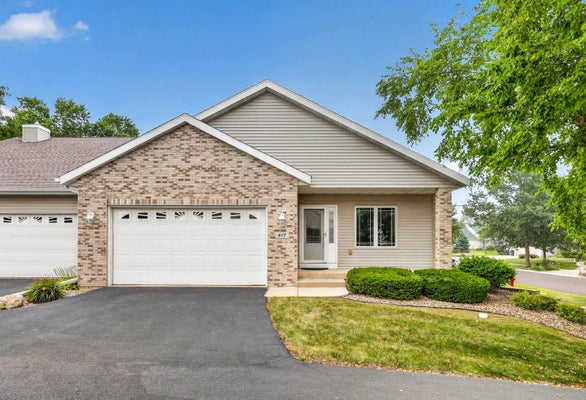 617 NIGHTINGALE LN, COTTAGE GROVE, WI 53527 - Image fcdb78fcdbd72b80d634dd26c70f78ce/793573342