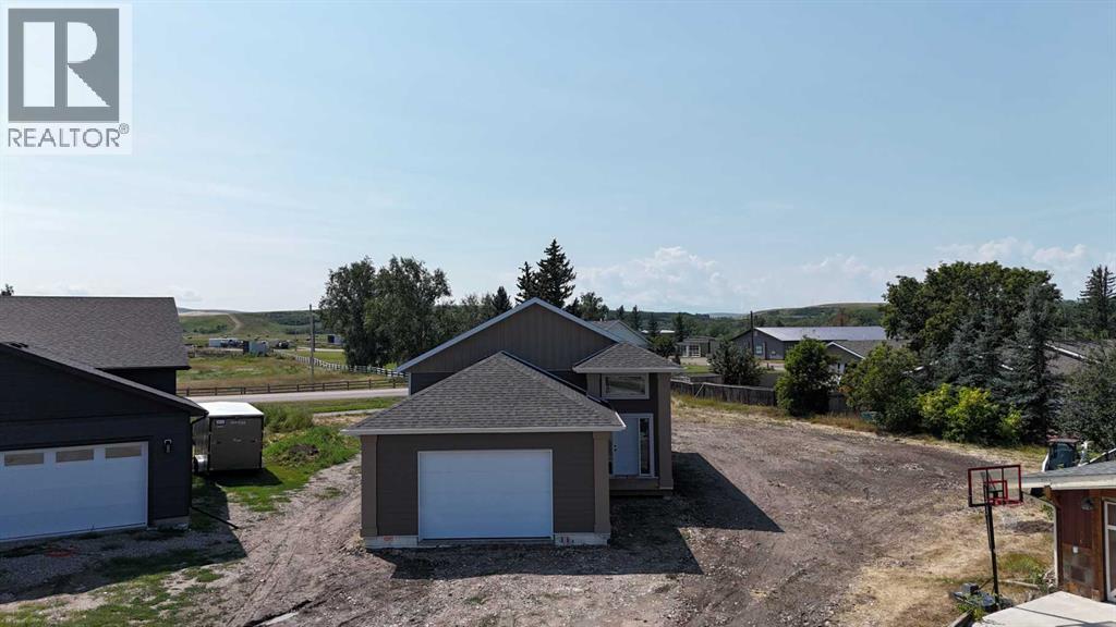 881 2A STREET W, CARDSTON, AB T0K 0K0 - Image 381521411.jpeg?d=l
