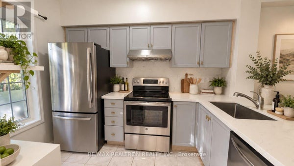 7 - 22 St Moritz Way, Markham (Unionville), ON 4