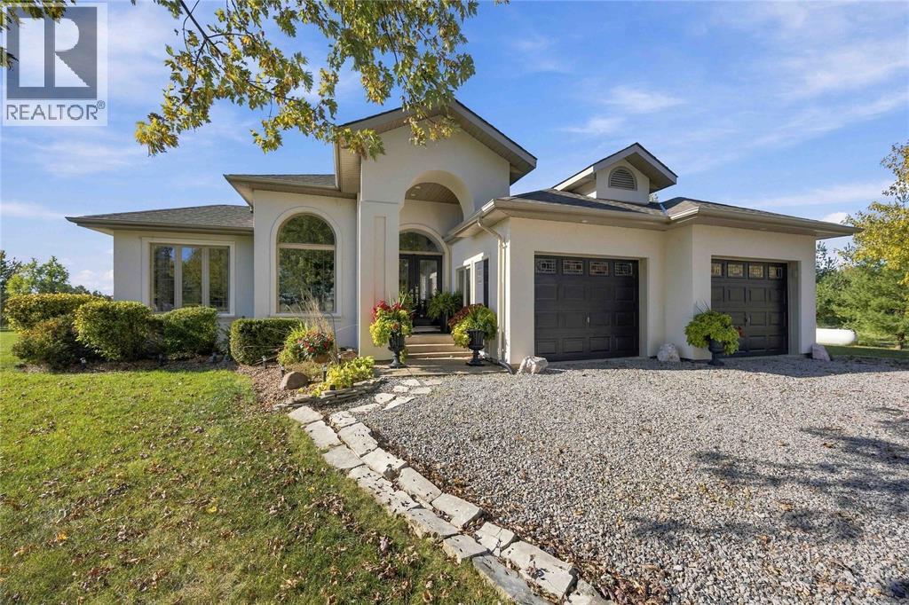 8563 VANCE DRIVE, LAMBTON SHORES, ON N0N 1J7 - Image 653142394.jpeg?d=l