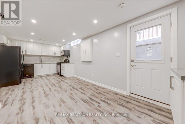 635 Beckworth Sq, Pickering (Amberlea), ON 5