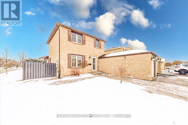 635 Beckworth Sq, Pickering (Amberlea), ON 2