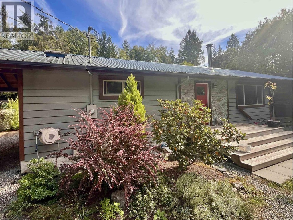 4540 MERRILL ROAD, MADEIRA PARK, BC V0N 2H1 - Image 3976398033.jpeg?d=l