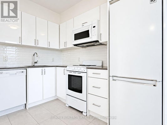 621 - 398 Ave Rd, Toronto (Casa Loma), ON 4