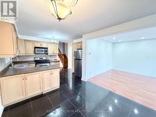 3948 Midhurst Lane, Mississauga (Rathwood), ON 2