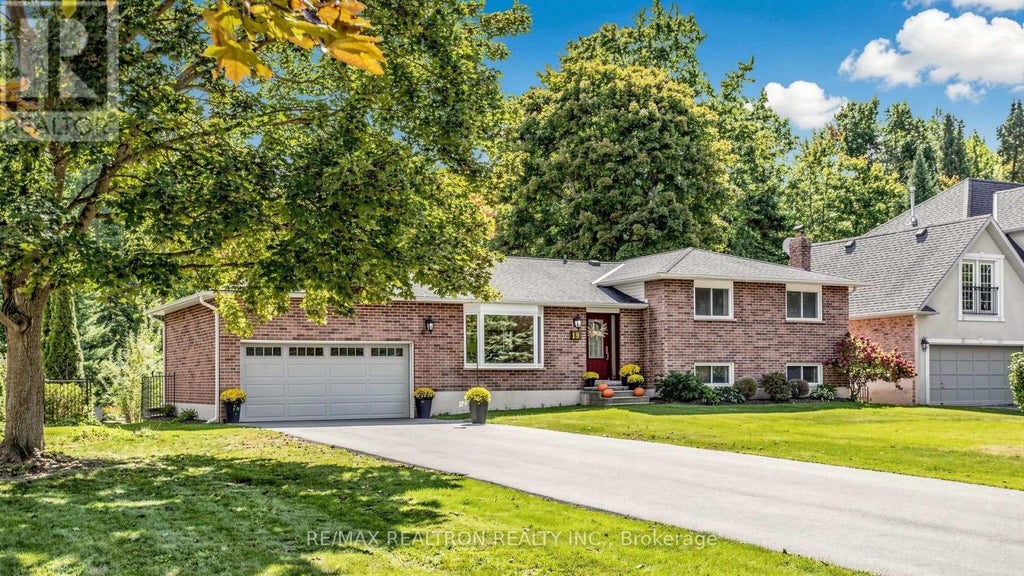 19 AMBERGLEN COURT, EAST GWILLIMBURY (HOLLAND LANDING), ON L9N 1J6 - Image 2361903517.jpeg?d=l