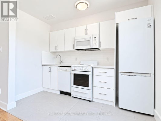 304 - 1545 Bathurst St, Toronto (Forest Hill South), ON 3
