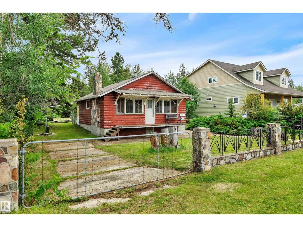 810 1 AVE