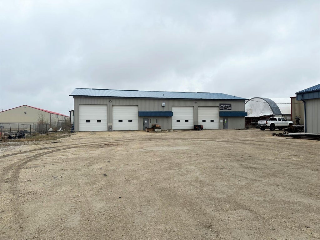 955 REDONDA ST, WINNIPEG, MB R2C 3T7 - Image 3205782339.jpeg?d=l