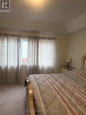 94 Phoenix Blvd, Barrie, ON 3