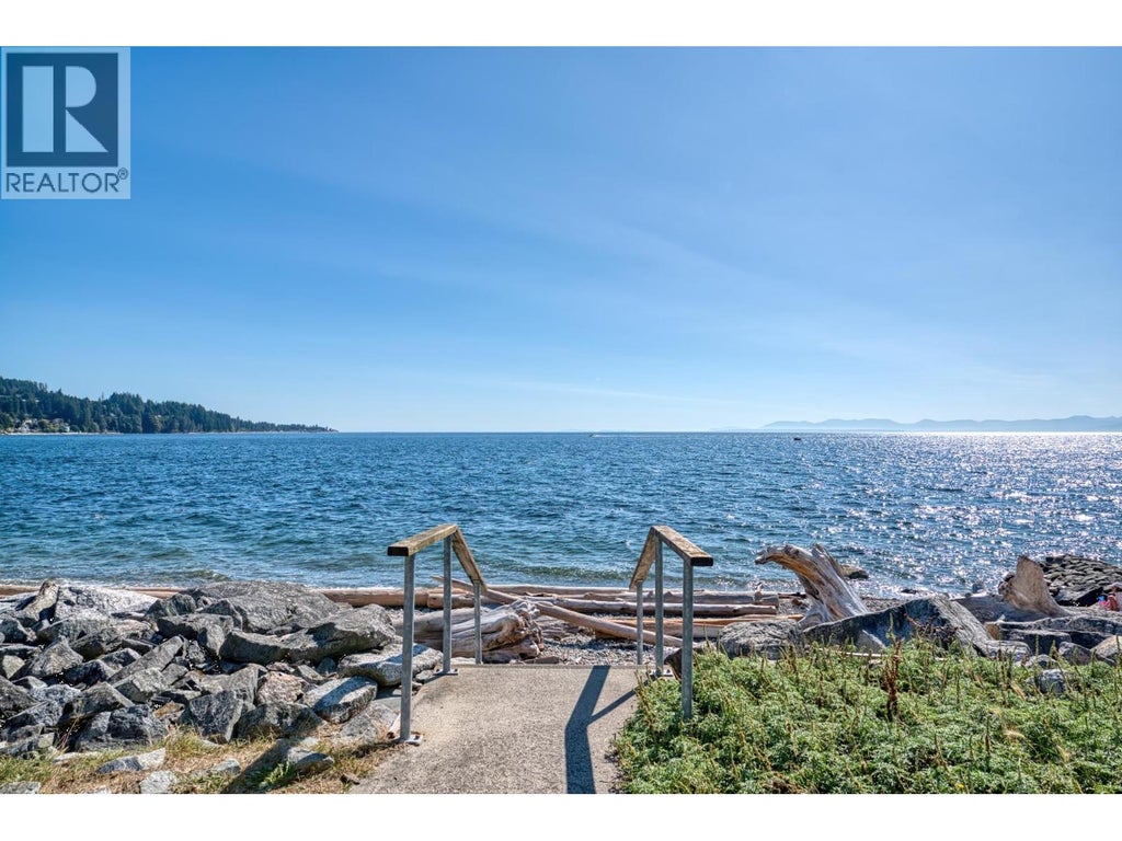 202 5470 INLET AVENUE, SECHELT, BC V7Z 0H4 - Image 1476184280.jpeg?d=l